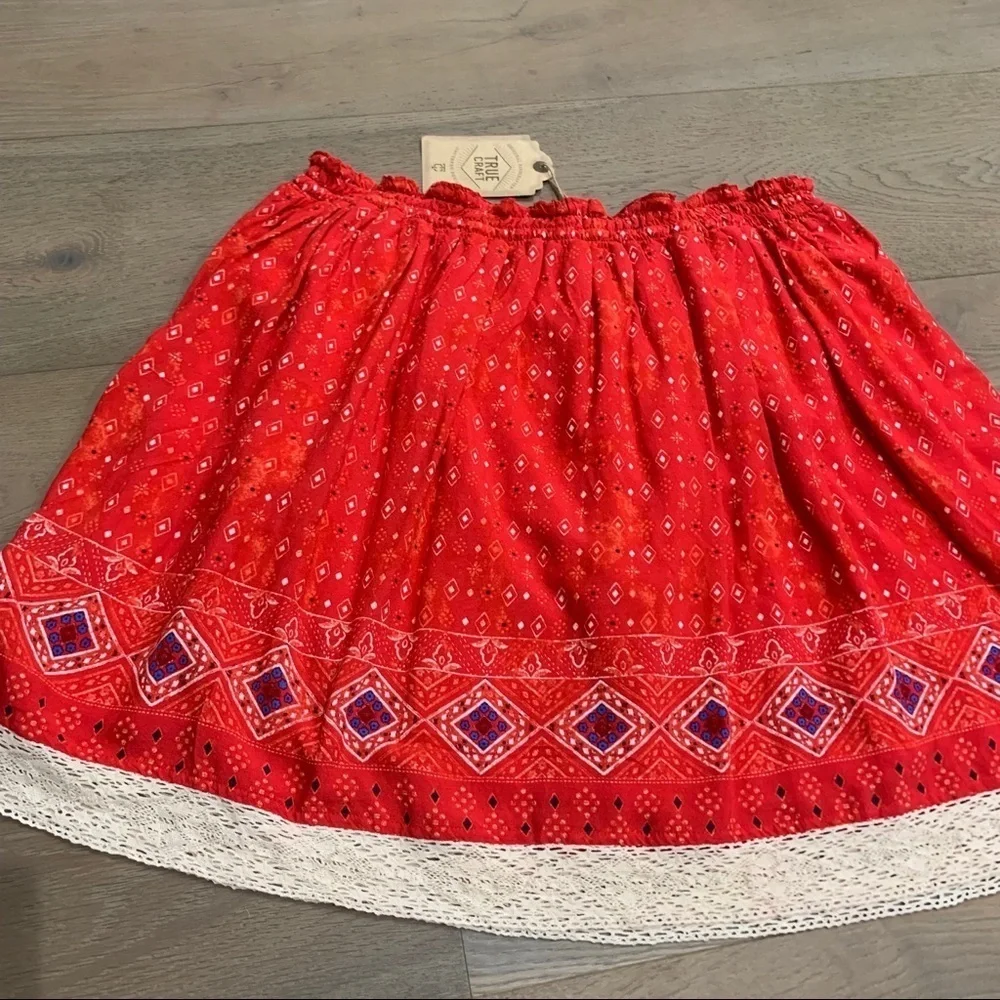 True Craft NWT woven lace trimmed skirt 2X red - Picture 2 of 5